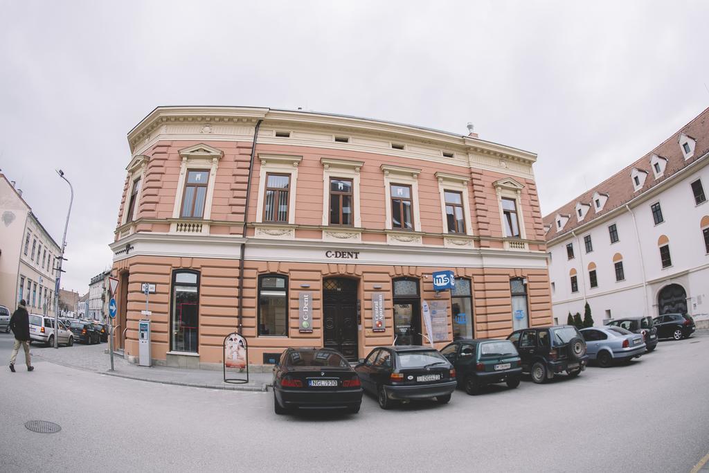 Central Apartman Sopron Exterior foto