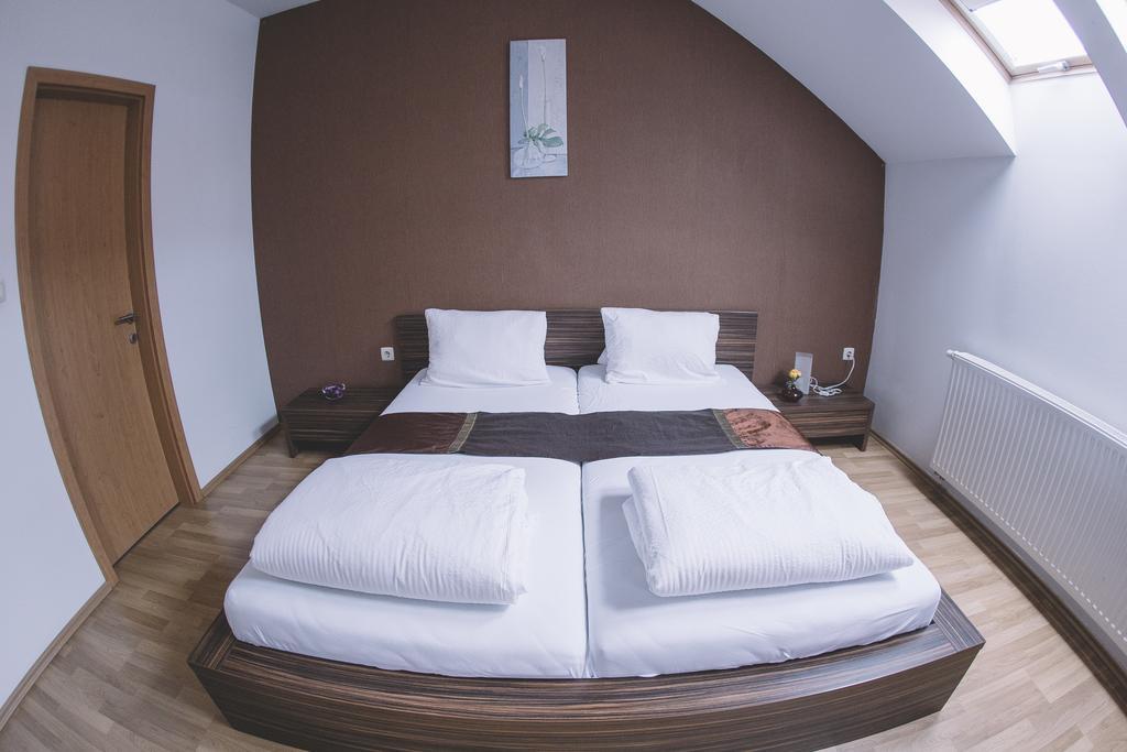 Central Apartman Sopron Exterior foto