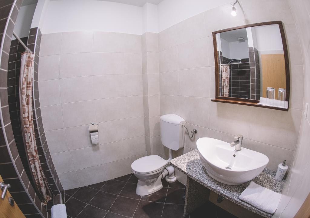 Central Apartman Sopron Exterior foto