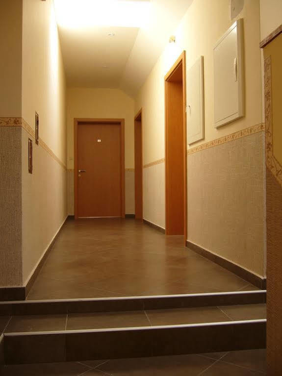 Central Apartman Sopron Exterior foto