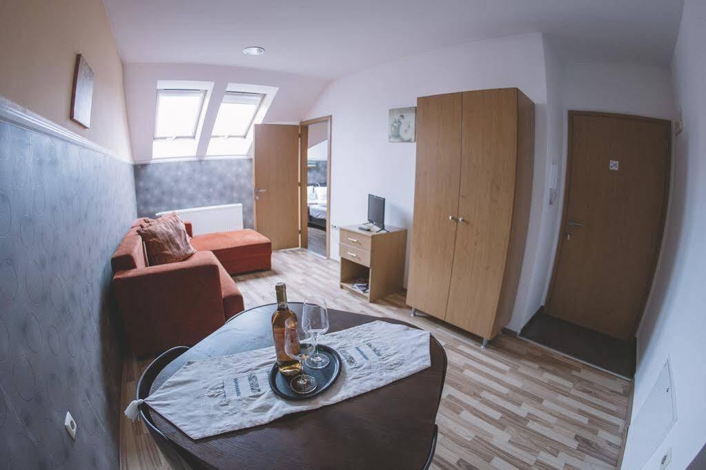 Central Apartman Sopron Exterior foto