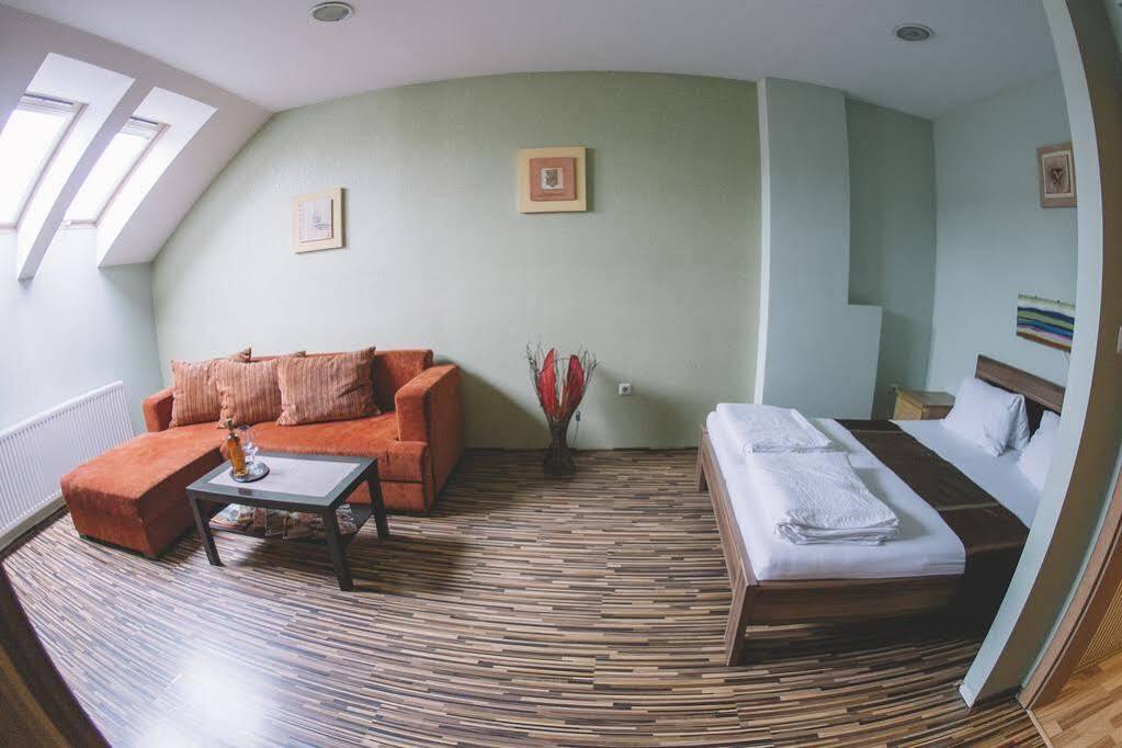 Central Apartman Sopron Exterior foto