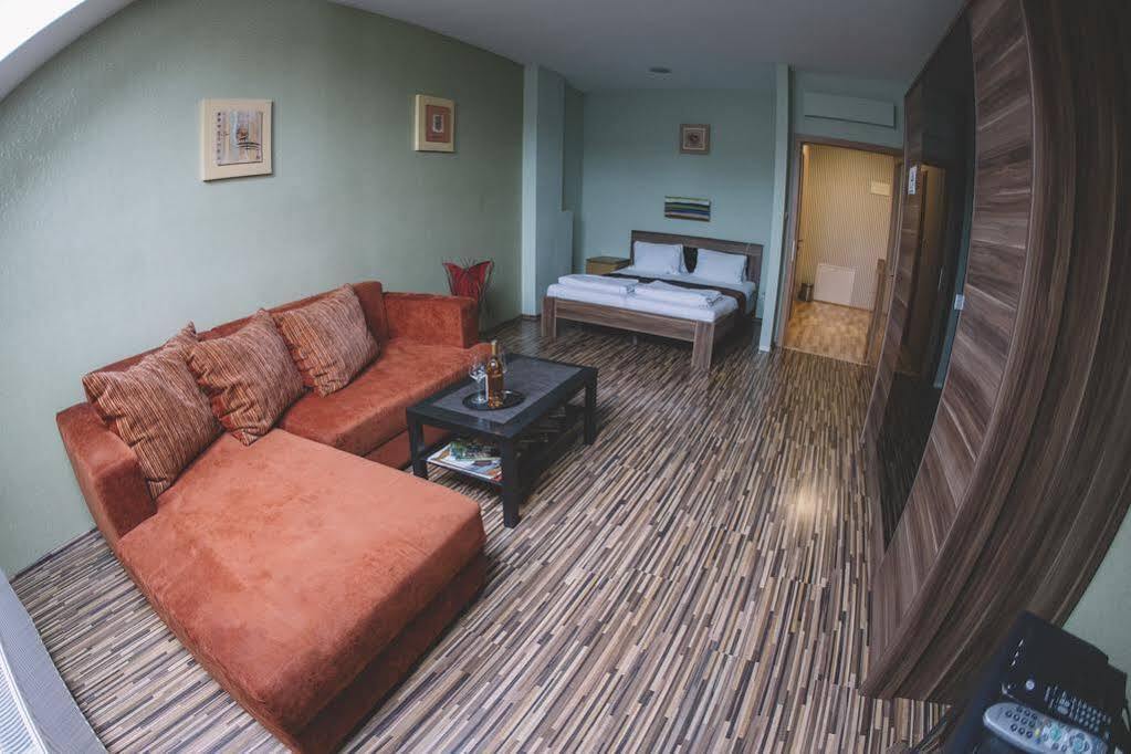 Central Apartman Sopron Exterior foto